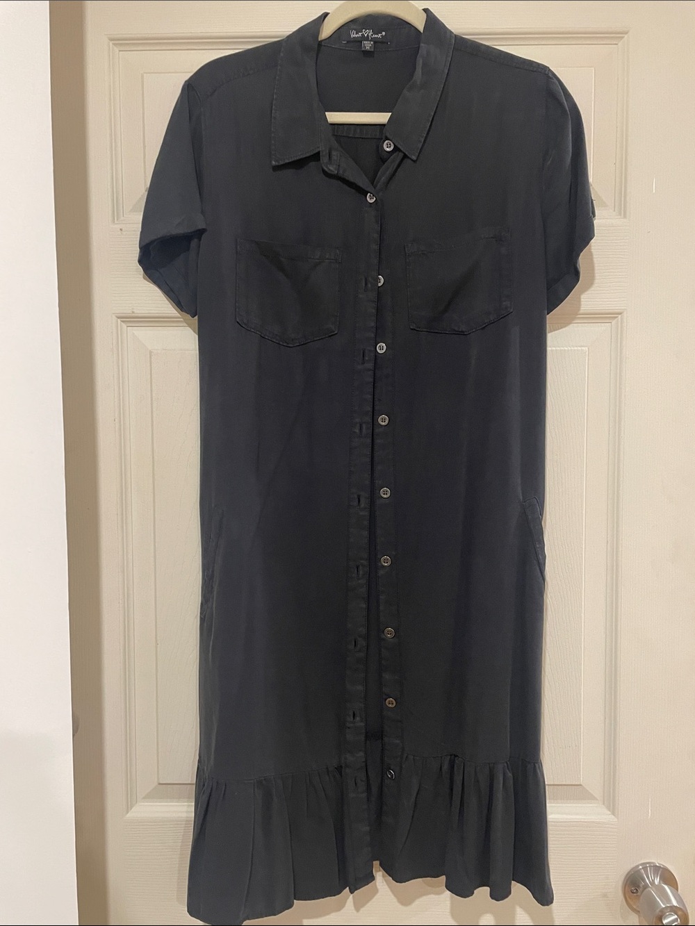 Velvet Heart Black Button-Front Ruffle-Hem Midi Dress